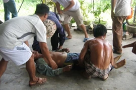 Nối dây bằng mồm, một thầy giáo bị điện giật chết