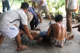 Nối dây bằng mồm, một thầy giáo bị điện giật chết