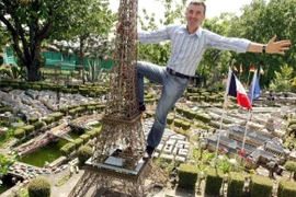 15 năm xây dựng... thành phố Paris trong vườn nhà