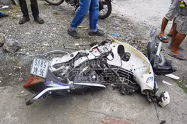 Cố tình vượt đèn đỏ, nam thanh niên nguy kịch