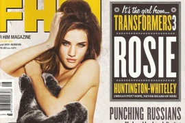 Mỹ nhân của “Transformers 3” khoe thân nuột nà