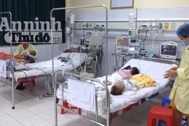 Bệnh nhi sởi tử vong đúng lúc Bộ trưởng Bộ Y tế thị sát bệnh viện