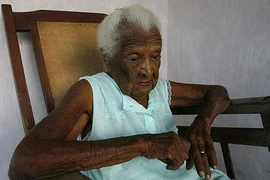 Bà lão sống vắt qua 3 thế kỷ bị phủ nhận tuổi thật của mình