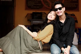 Ngô Thanh Vân tình tứ bên người tình ngoại quốc