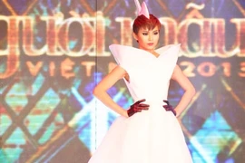 Bị cướp giật túi xách, Quán quân Mâu Thanh Thủy nhập viện bất tỉnh