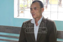 Mâu thuẫn trên bàn ăn, đâm cháu họ dã man