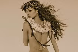 Nicole Scherzinger chụp ảnh khoe vòng ba