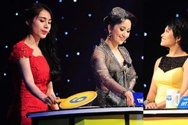 Thủy Tiên chung "ghế nóng" với Khánh Thy, Trần Ly Ly