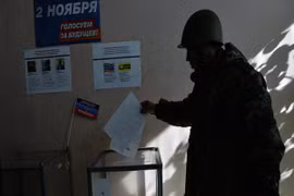 Donetsk cáo buộc Kiev cố phá hoại cuộc bầu cử ở miền đông