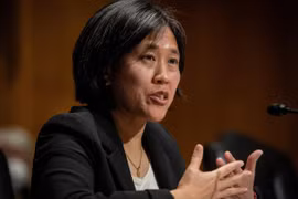 Mỹ cân nhắc dỡ bỏ quyền sở hữu trí tuệ với vaccine chống Covid-19