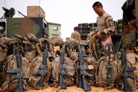 Pháp tuyên bố đóng cửa 3 căn cứ quân sự tại Mali