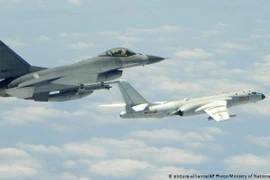 [ẢNH] Máy bay Trung Quốc - Mỹ cùng xâm nhập vùng ADIZ của Đài Loan