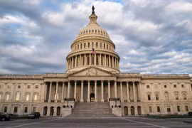 Thượng viện Mỹ thông qua dự luật nhằm cạnh tranh công nghệ với Trung Quốc