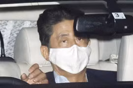 Thủ tướng Abe Shinzo dành 7h ở bệnh viện để kiểm tra sức khỏe 