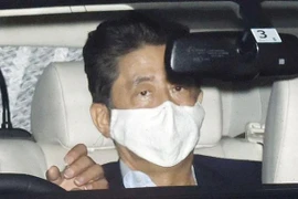 Thủ tướng Abe Shinzo dành 7h ở bệnh viện để kiểm tra sức khỏe 
