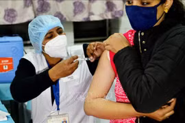 [ẢNH] Cận cảnh chương trình tiêm chủng lớn nhất thế giới ở Ấn Độ