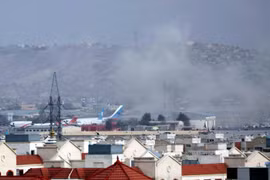 IS nhận trách nhiệm vụ bắn rocket vào sân bay Kabul