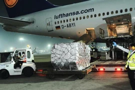 Mỹ - Nga gửi viện trợ khẩn cấp cho Ấn Độ chống dịch Covid-19