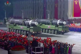 Hàn Quốc họp khẩn sau khi Triều Tiên phô diễn sức mạnh tên lửa