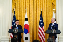 Mỹ dỡ bỏ hạn chế về tầm bắn tên lửa với Hàn Quốc