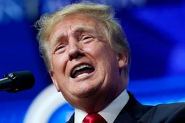 Không còn làm tổng thống, ông Donald Trump vẫn huy động được 102 triệu USD