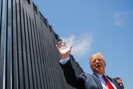 Tổng thống Donald Trump lần đầu thừa nhận đối thủ Joe Biden chiến thắng