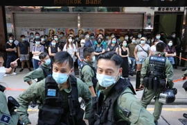 Biểu tình nổ ra ở Hong Kong, cảnh sát bắt giữ 300 người