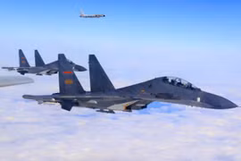 Nhiều máy bay quân sự Trung Quốc xuất hiện gần Đài Loan