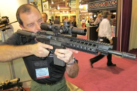 Căng thẳng với Trung Quốc, Ấn Độ mua 72.000 súng trường SIG716 từ Mỹ 