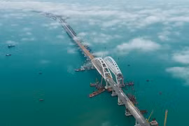 Ukraine cáo buộc Nga chặn lối vào eo biển Kerch