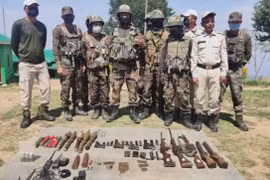 Quân đội Myanmar thu giữ một lượng lớn vũ khí trái phép