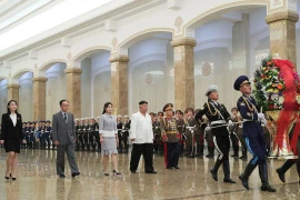 Ông Kim Jong-un dự lễ kỉ niệm ngày sinh cố lãnh đạo Kim Nhật Thành