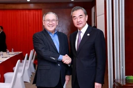 Trung Quốc hứa tặng Philippines 500.000 liều vaccine chống Covid-19