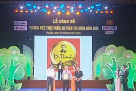 Tân Hiệp Phát được vinh danh Thương hiệu thực phẩm an toàn tin dùng 2016