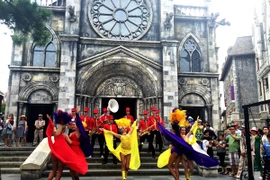 Tưng bừng lễ hội mùa hè 2016 tại Bà Nà Hills