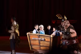 Con gái Hoàng Bách, con trai Lý Hải tham gia show Disney