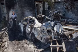 Ukraine tiếp tục sử dụng bom chùm đánh phá khu dân cư ở Donetsk