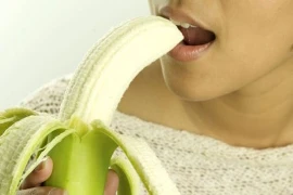 Chuyện khó tin: Trung Quốc cấm phát trực tuyến cảnh ăn chuối gợi tình