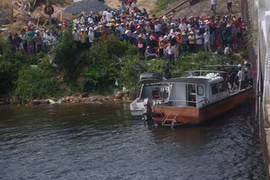 Đôi tình nhân nhảy cầu tự tử