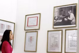 Trưng bày hơn 100 bút tích của Chủ tịch Hồ Chí Minh 