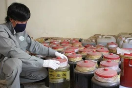 Rượu "độc" đang tàn phá các buôn làng