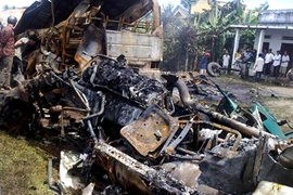 Kêu cứu tuyệt vọng, kinh hoàng từ xe khách bị đâm cháy