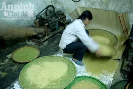 "Tự tay cắt cổ" chính mình