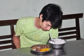 Lê Văn Luyện trệu trạo nuốt... cơm tù!