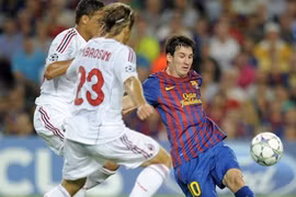 Barcelona đánh rơi chiến thắng trong tiếc nuối