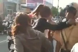 Phẫn nộ hành vi "vừa ăn cướp, vừa la làng" của cô gái trẻ