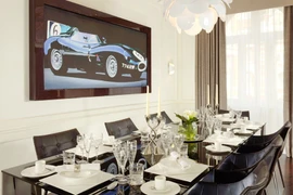 7.875 USD cho một đêm tại thiên đường Jaguar