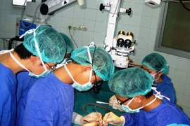 Cấp cứu, tạo hình cho "cậu nhỏ" bằng vi phẫu