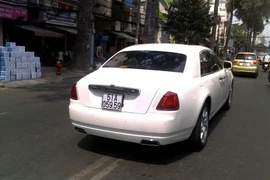 Ngắm xe sang "ngẫu nhiên" gắn “siêu" biển 5 số 