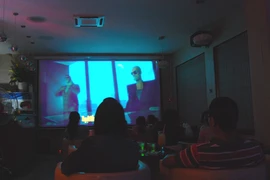 Giới trẻ khoái café phim tình nhân